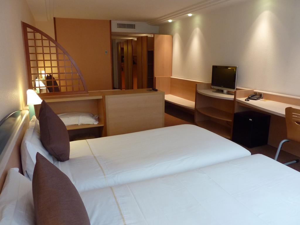 Hotel Tropical Les Escaldes الغرفة الصورة